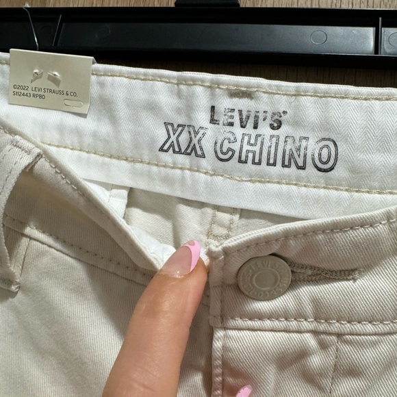 Levi’s - Picture 3 of 7